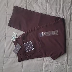 Gloria Vanderbilt "Amanda" Classic Rise Wine Jeans